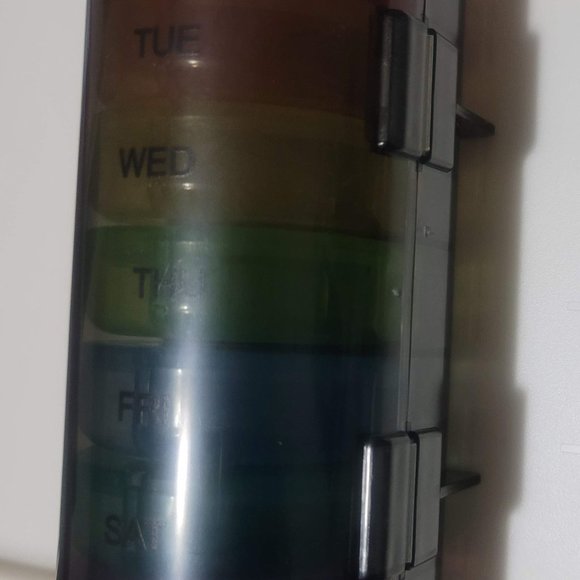 Medicine pill box container - Picture 2 of 7